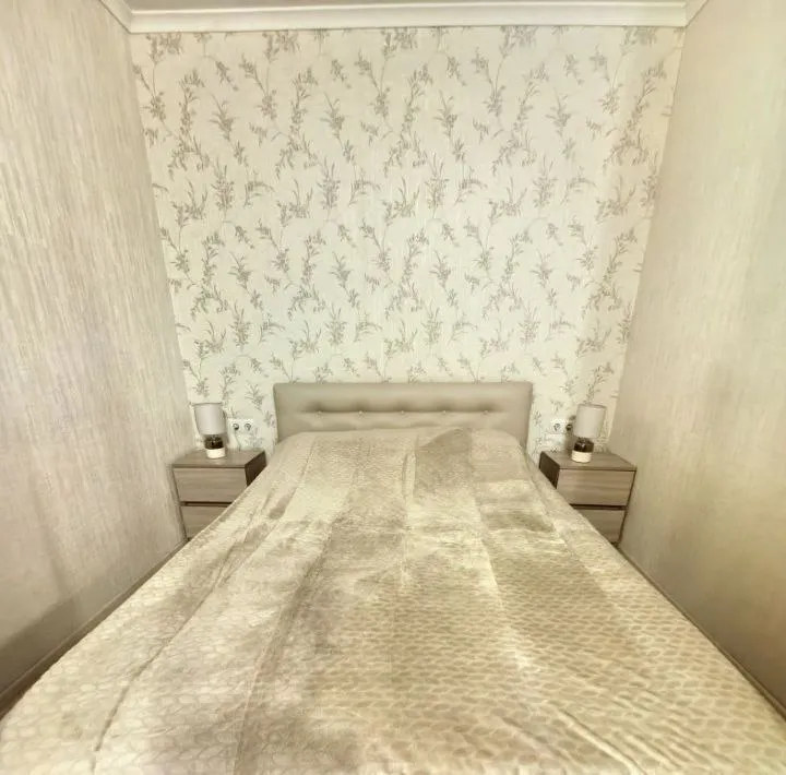 аренда двухкомнатной студии 🌇город донецк, куйбышевский район, ул. куйбышева. 📍 ✅ 3 этаже 9-тиэтажного дома ✅площадь 46кв. м. ✅окна выходят во двор. ✅квартира не угловая, зимой тепло, а летом не жарко. 👍полностью укомплектованный кухонный гарнитур и ванная комната, также спальня. ✅вся техника и мебель новая, по. .. //telegram. org/img/emoji/40/e29c85.png')">✅санузел смежный, установлена газовая колонка. ✅сдается от 3 месяцец возможно проживание с небольшими домашними животными. 💰цена 28000 рублей + к/у. по всем вопросам обращайтесь в тг или по номеру телефона 📲☎️+79494858391 ан подписаться | дать объявление - фотография - 4