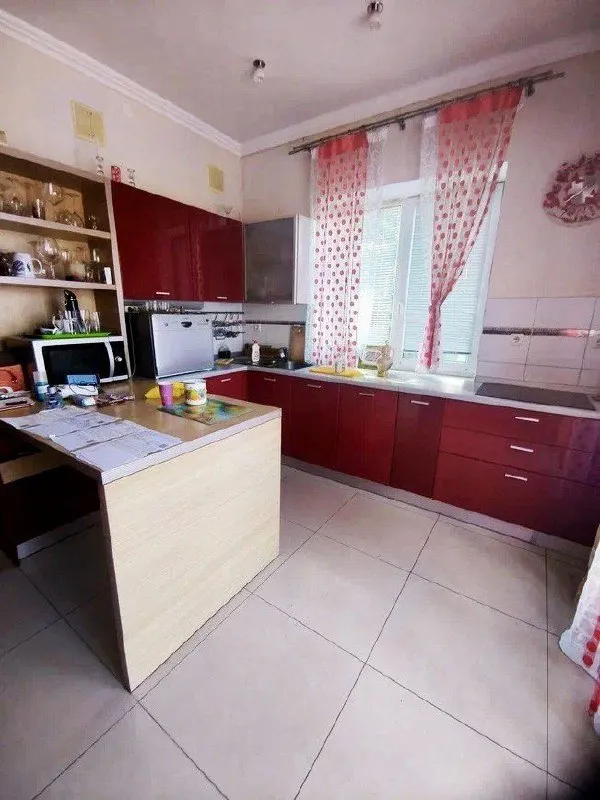 ‼️продажа дома‼️ 🏡продажа шикарного загородного 2-х уровневого дома + гостевой дом + сауна, бассейн + гараж в 20 км. от центра г. донецк, с. красное, г. о. докучаевск ✅продам дом, общей площадью 306 м2., расположен на земельном участке 45 соток ( участок приватизирован) с ландшафтным дизайном и зоной барбекю. ✅гостевой дом общей s-98 м2. три гаражных бокса и отдельное помещение с установленной системой подачи воды: 3 накопительных бака объемом по 1.5 куба. очистка воды осуществляется высокопроизводительным осмосом. ✅планировка дома; цокольный этаж: планировался под домашний кинотеатр и спорт зал ✅первый этаж: кухня-столовая, ванная комната второй этаж: 3 спальни. .. водителей италии, германии, франции. ✅планировка гостевого дома: кухня-столовая с выходом на террасу, 2 спальни, ванная комната. ✅отопление и подогрев воды в каждом доме осуществляется газовыми котлами. ✅в случае отсутствия электроэнергия дом получает питание от 40 киловаттного дизельного генератора работающего на полной автоматике. ✅три скважины, на участке установлена капельная система полива 🧾документы готовы. больше фото по запросу. 💴цена: 30🍋000.000 рублей ☎️+79494194208 недвижимость днр - фотография - 7