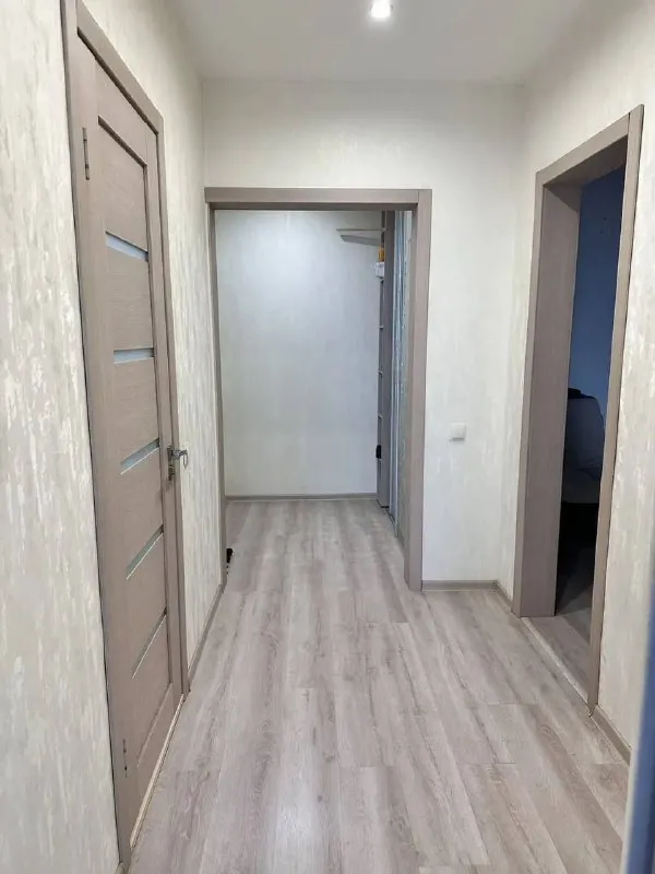 продам 4х-комнатную квартиру 🌇донецк по адресу: пр. красногвардейский 38а. 📍 ✅новостройка❗️ ✅квартира полностью готова к проживанию, все документы в порядке. ✅утеплённые наружные стены толщиной 15 см. все окна и балконный блок заменены на трёхкамерные стеклопакеты. ✅установлена дорогая входная дверь с замком mottura и видеодомофоном. 💦в квартире есть бойлер bosch на 100 литр. .. /telegram. org/img/emoji/40/e29c85.png')">✅электрика выполнена профессионально: на каждую комнату и крупную технику установлены отдельные автоматы, а также установлен отсекатель перепадов давления. ✅этаж 8/10 👍в шаговой доступности отстроенный парк «марабушта» с детскими и спортивными площадками. 💰цена: 10 400 000 рублей. 📲☎️+79497059697 ан новый донбасс подписаться  |  дать объявление - фотография - 2