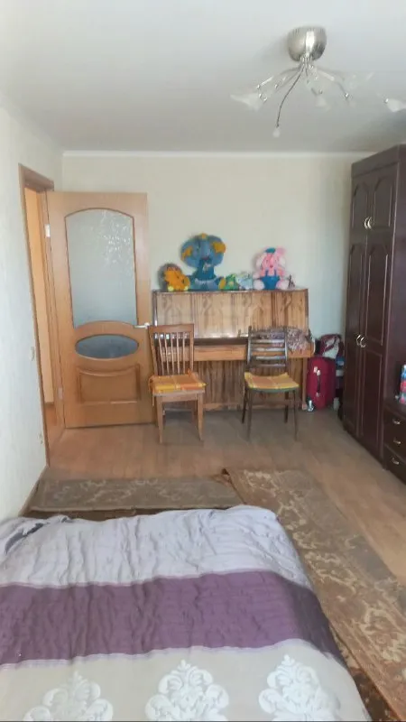 долгосрочная аренда в центре макеевки квартира в топовом месте - самый центр города, плеханова, идеальная транспортная развязка, рядом абсолютно всё!!! квартира 1 - комнатная, полностью укомплектована мебелью и техникой. по договоренности с хозяином, есть возможность установить накопительную систему. арендная плата 15000руб, дополнительно ком/услуги. комиссия ан. +79493124599 (telegram, whatsapp) - наталья. с уважением "центр недвижимости мир". - фотография - 3