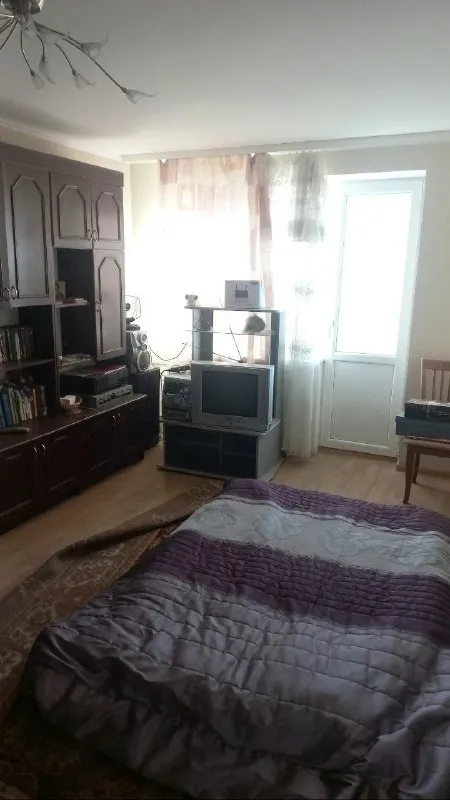 долгосрочная аренда в центре макеевки квартира в топовом месте - самый центр города, плеханова, идеальная транспортная развязка, рядом абсолютно всё!!! квартира 1 - комнатная, полностью укомплектована мебелью и техникой. по договоренности с хозяином, есть возможность установить накопительную систему. арендная плата 15000руб, дополнительно ком/услуги. комиссия ан. +79493124599 (telegram, whatsapp) - наталья. с уважением "центр недвижимости мир". - фотография - 4