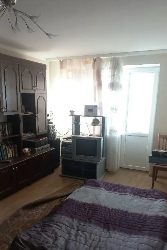 долгосрочная аренда в центре макеевки квартира в топовом месте - самый центр города, плеханова, идеальная транспортная развязка, рядом абсолютно всё!!! квартира 1 - комнатная, полностью укомплектована мебелью и техникой. по договоренности с хозяином, есть возможность установить накопительную систему. арендная плата 15000руб, дополнительно ком/услуги. комиссия ан. +79493124599 (telegram, whatsapp) - наталья. с уважением "центр недвижимости мир". - фотография - 6