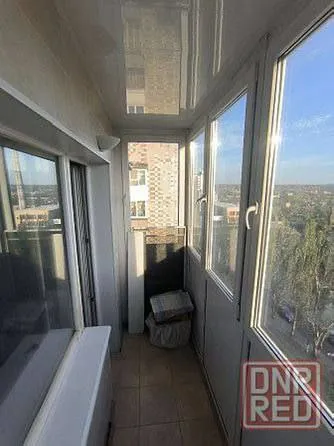 срочная продажа 1 ком. квартиры 🌇донецк, на дзержинского📍 ✅состояние: косметический ремонт, заменены окна, двери, полностью обновлён балкон, отопление, сантехника и проводка. 📑документы: готовы к сделке. ✅квартира светлая, тёплая, готова к проживанию. 34 кв. м 👍отличный вариант как для собственного проживания, так и под сдачу в аренду. 📍расположение: центральный район — удобная инфраструктура, магазины, школы, транспорт. ✅этажность: 8/9 💰стоимость: 3,2 млн. ₽ не упустите шанс приобрести комфортное жильё в хорошем районе❗️ 📲☎️+7949 7425037 александр ан новый донбасс подписаться | дать объявление - фотография - 3