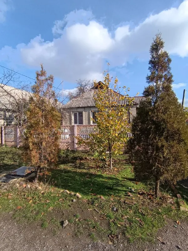 продаётся уютный дом г. харцызск, пгт. горное общая площадь дома 67,2 m2. участок - 6 соток, не прив... - фотография