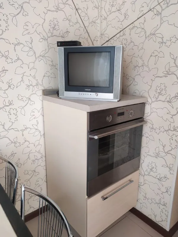 продам 2-х к. квартиру 🌇город донецк, ленинский район, ул. малахова (район дк xxi съезда) ⚡площадь 53,6/30/8,4 м2. ⚡этаж 2/9 ❗вода круглосуточно❗ ⚡качественный ремонт, мебель, быт техника bosch и electrolux, 2 кондиционера, посудомоечная машина ⚡с/узел раздельный. ⚡ теплые полы, балкон застеклён пластик, утепленная внешняя стена ⚡ реальному покупателю разумный торг 📑документы зарегистрированы по рф 💰стоимость 6 950 000 ₽ 📲☎️+79493241608 валентин, собственник - фотография - 4