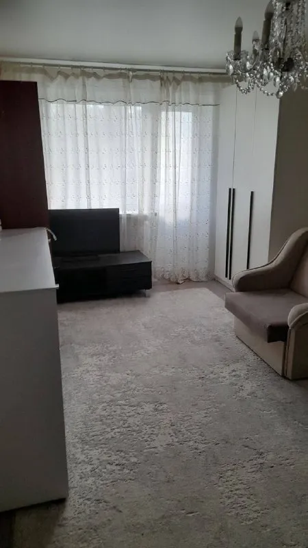 сдам однокомнатную квартиру на долгий срок в донецке, калининский район, бул. шевченко. квартира на... - фотография