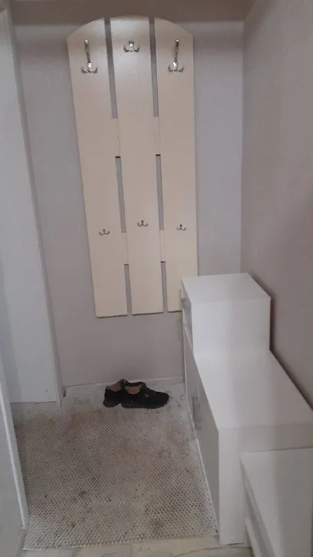 сдам однокомнатную квартиру на долгий срок в донецке, калининский район, бул. шевченко. квартира на третьем этаже, мебель и бытовая техника вся. вода по графику. есть емкость для воды на 260 литров. 27 тыс плюс ком. услуги. +79493562510 - фотография - 6