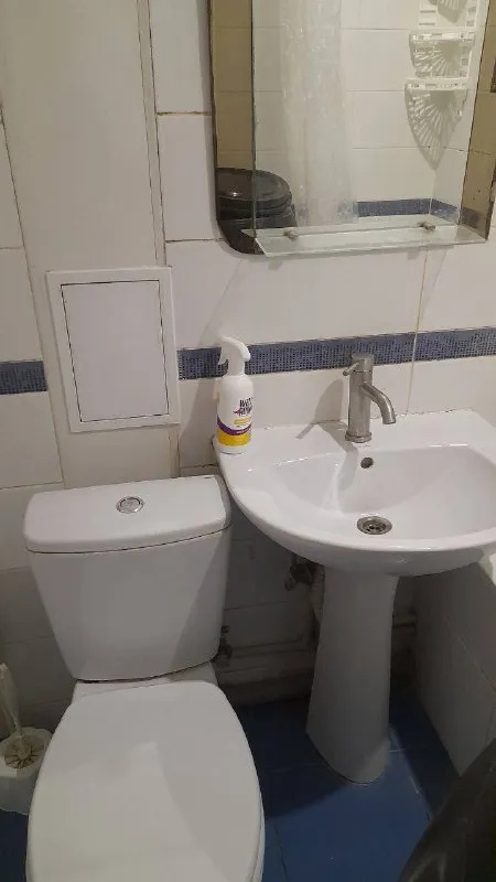 сдам однокомнатную квартиру на долгий срок в донецке, калининский район, бул. шевченко. квартира на третьем этаже, мебель и бытовая техника вся. вода по графику. есть емкость для воды на 260 литров. 27 тыс плюс ком. услуги. +79493562510 - фотография - 8