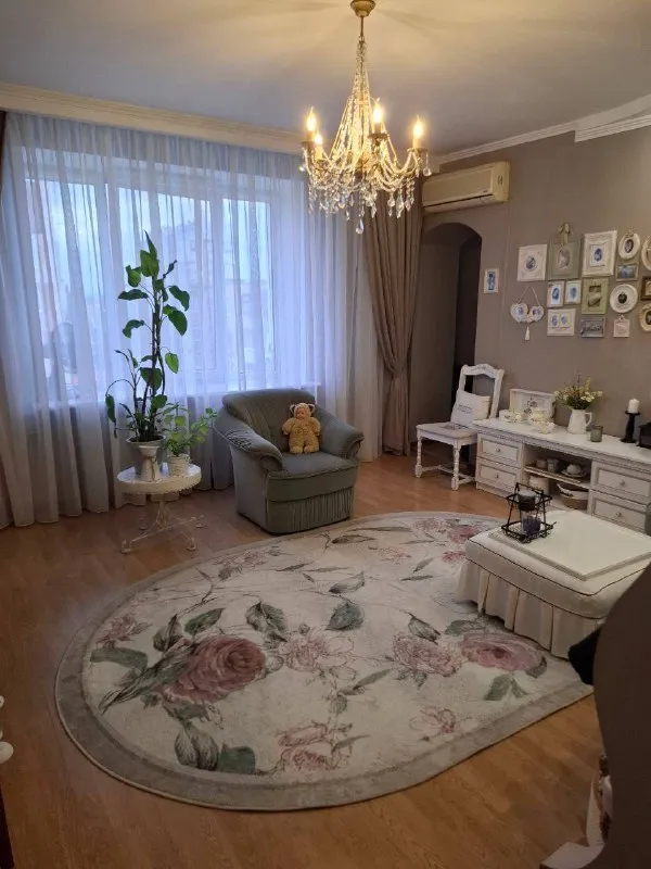 ‼️продажа! площадь ленина ‼️ квартира 2х комнатная, 80 квадратных метров. этажность 8/9ти. дом построен по спецпроекту. квартира с ремонтом, спец планировка. вода идет. у квартиры своя аура, живая. в декор квартиры вложена душа. шикарное местоположение! площадь ленина, филармония, 5 минут прогулочным шагом и бульвар пушкина. транспортная развязка в любую сторону города. документы готовы! собственник на сделке. цена 11,500,000р + торг уместен. +79493282386 ольга ан - фотография - 2