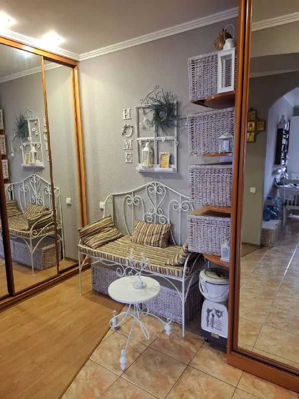 ‼️продажа! площадь ленина ‼️ квартира 2х комнатная, 80 квадратных метров. этажность 8/9ти. дом построен по спецпроекту. квартира с ремонтом, спец планировка. вода идет. у квартиры своя аура, живая. в декор квартиры вложена душа. шикарное местоположение! площадь ленина, филармония, 5 минут прогулочным шагом и бульвар пушкина. транспортная развязка в любую сторону города. документы готовы! собственник на сделке. цена 11,500,000р + торг уместен. +79493282386 ольга ан - фотография - 8