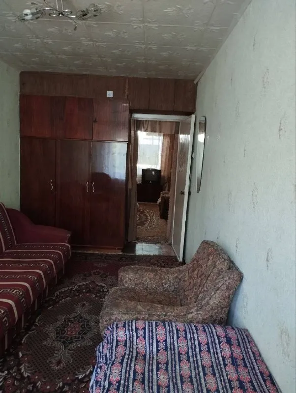 сдаётся двухкомнатная квартира, город харцызск, район черёмушки, мкр. металлургов дом 6,второй этаж пятиэтажного дома, окна пластиковые, балкон остекленный, с мебелью и бытовой техникой. состояние жилое, хорошое. подъезд чистый, ухоженный. цена 20.000₽+коммунальные платежи, на долгий срок. по вопросам тел. (+7 (949) 323-98-42)комментарии не читаю dexter decinsun - фотография - 2