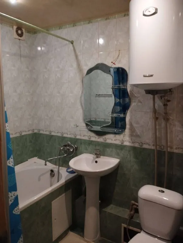 сдаётся двухкомнатная квартира, город харцызск, район черёмушки, мкр. металлургов дом 6,второй этаж пятиэтажного дома, окна пластиковые, балкон остекленный, с мебелью и бытовой техникой. состояние жилое, хорошое. подъезд чистый, ухоженный. цена 20.000₽+коммунальные платежи, на долгий срок. по вопросам тел. (+7 (949) 323-98-42)комментарии не читаю dexter decinsun - фотография - 8