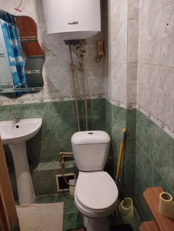 сдаётся двухкомнатная квартира, город харцызск, район черёмушки, мкр. металлургов дом 6,второй этаж пятиэтажного дома, окна пластиковые, балкон остекленный, с мебелью и бытовой техникой. состояние жилое, хорошое. подъезд чистый, ухоженный. цена 20.000₽+коммунальные платежи, на долгий срок. по вопросам тел. (+7 (949) 323-98-42)комментарии не читаю dexter decinsun - фотография - 9