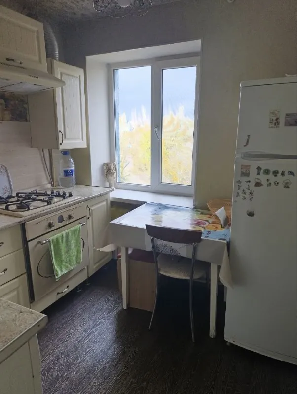 посуточно 2-х комн. квартира 🌇центр прибытия в город донецк, южный автовокзал. цирк оцкб📍 ✅с ремонтом мебелью и бытовой техникой полностью укомплектована!!!💯 ✅все что вам понадобиться все есть!!!💯 тв плазма домашний кинотеатр холодильник машинка автомат духовой шкаф электрический чайник микроволновая печь кондиционер 4 спальных места вода горячая интернет wi-fi. 👍отличное месторасположение дома рядом вся инфраструктура супермаркет банк остановки общественного транспорта парк щербакова оцкб!!! 💰цена 3000 ₽ 💐 буду рада вас встретить!!! 📲☎️+79494307494 хозяйка подписаться | дать объявление - фотография - 5