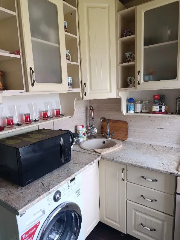 посуточно 2-х комн. квартира 🌇центр прибытия в город донецк, южный автовокзал. цирк оцкб📍 ✅с ремонтом мебелью и бытовой техникой полностью укомплектована!!!💯 ✅все что вам понадобиться все есть!!!💯 тв плазма домашний кинотеатр холодильник машинка автомат духовой шкаф электрический чайник микроволновая печь кондиционер 4 спальных места вода горячая интернет wi-fi. 👍отличное месторасположение дома рядом вся инфраструктура супермаркет банк остановки общественного транспорта парк щербакова оцкб!!! 💰цена 3000 ₽ 💐 буду рада вас встретить!!! 📲☎️+79494307494 хозяйка подписаться | дать объявление - фотография - 6