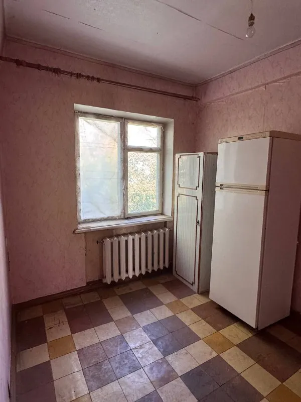 продам двухкомнатную квартиру 🌇 донецк, ориентир- киевский проспект, пл. шахтерская 📍 ✅квартира под ремонт. ❗️ ✅5/5 ти, крыша не течет ✅комнаты раздельные, общая площадь 42 кв. , без балкона (эркер), дом панельный, ✅отличное месторасположение! 📑документы готовы! собственник на сделке 💰цена 2 800 000 ₽ 📲☎️+79494181407 галина подписаться  |  дать объявление - фотография - 4