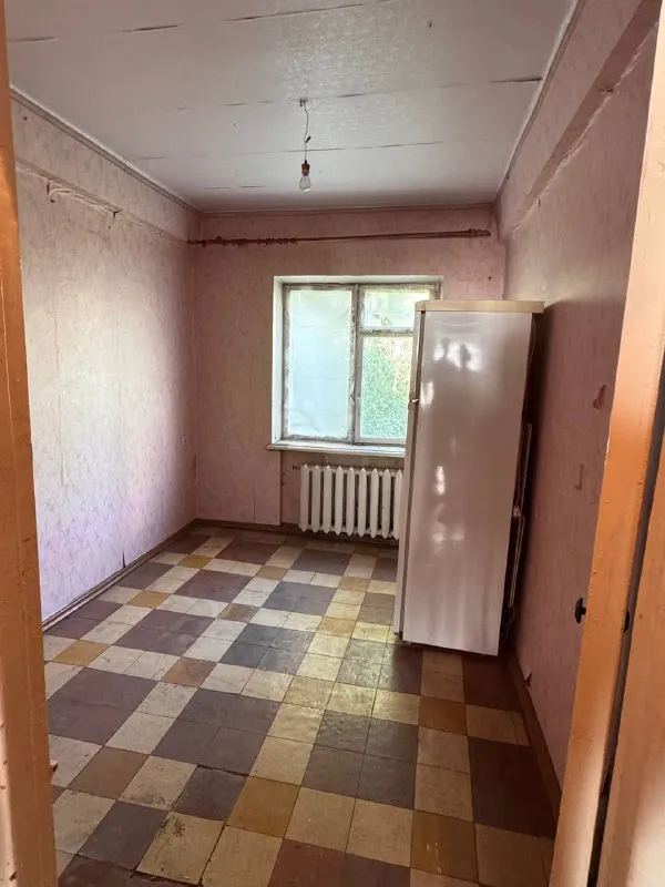 продам двухкомнатную квартиру 🌇 донецк, ориентир- киевский проспект, пл. шахтерская 📍 ✅квартира под ремонт. ❗️ ✅5/5 ти, крыша не течет ✅комнаты раздельные, общая площадь 42 кв. , без балкона (эркер), дом панельный, ✅отличное месторасположение! 📑документы готовы! собственник на сделке 💰цена 2 800 000 ₽ 📲☎️+79494181407 галина подписаться  |  дать объявление - фотография - 5