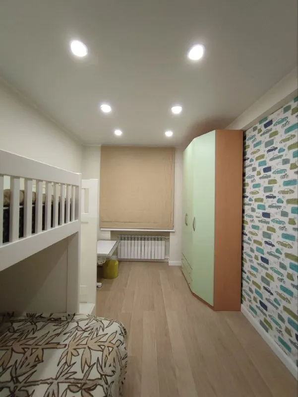 ворошиловский район бульвар пушкина 3к квартира 73 м2 4/5 10.5 млн рублей продам 3-комнатную квартиру площадью 73 кв. м на 4-м этаже пятиэтажного дома в элитном районе города. высота потолков составляет внушительные 3 метра, благодаря чему пространство кажется еще больше и свободнее. квартира выполнена в классическом стиле с добротным ремонтом, который сочетает в себе элегантность и качество. здесь вы найдете все необходимое для комфортного проживания: просторные комнаты, удобную планировку, качественные материалы отделки. это идеальный вариант для тех, кто ценит уют, комфорт и престиж. не упустите свой шанс приобрести эту замечательную квартиру! звоните прямо сейчас и записывайтесь на просмотр. +79493483448 - фотография - 5