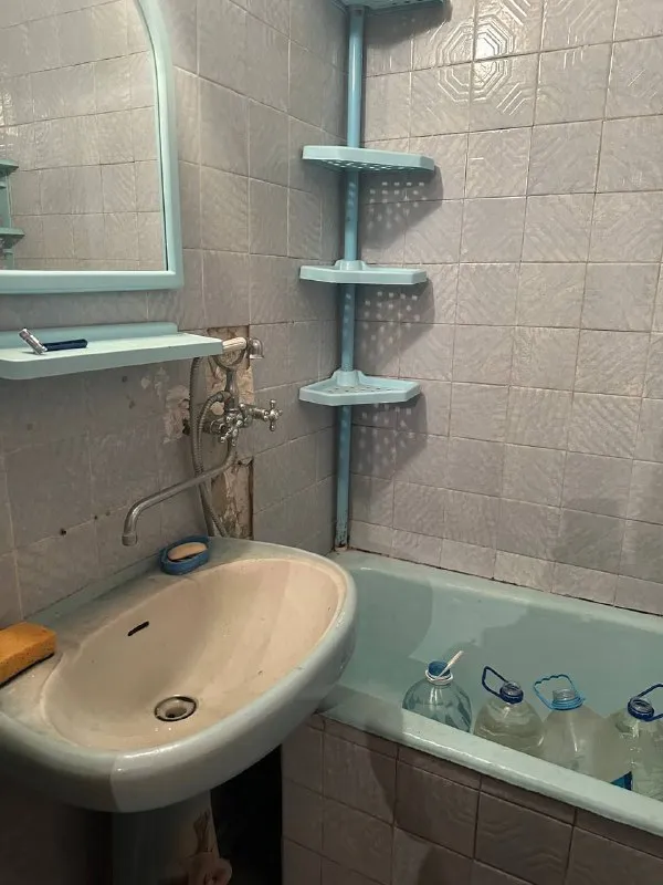 Продам 4-х комнатную квартиру 🌇донецк, калининский район, сквер строитель! 📍 ✅этаж 3/9ти этажки ✅3 лоджии 🔥 📍удобная локация, рядом сквер, магазины, остановки транспорта, аптеки, в шаговой доступности детсады и школы. ✅квартира в хорошем состоянии 🎁остается мебель и быт техника. 📑документы готовы! 💰стоимость 6 500 000 ₽ 📲☎️+79494181407 галина ан подписаться  |  дать объявление - фотография - 10