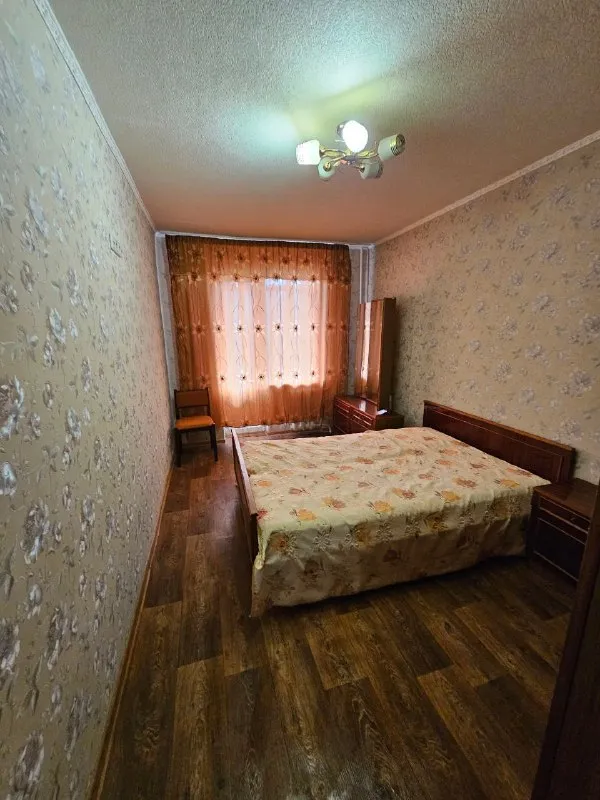 ‼️продажа квартиры‼️ 🏡продаётся 3-трехкомнатная квартира г. донецк днр ворошиловский р-н проспект комсомольский, район набережной, недалеко от площади ленина ✅этажность–5/9 жилого дома ✅общая площадь–65.1 м2 ✅кухня–10 м2 ✅комнаты раздельные, лоджия и балкон застеклены, две кладовые ✅в квартире и на лестничной площадке есть бойлер квартира продаётся с мебелью и техникой ✅удобная транспортная развязка, рядом магазины, школа, детский сад 🧾документы готовы 🔥собственник 💴цена: 8🍋500.000 рублей ☎️+7(949) 371-59-73 недвижимость днр - фотография - 4