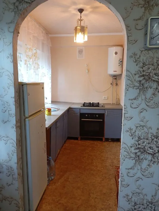 ‼️продажа квартиры‼️ 🏡продажа 2-двухкомнатная квартира г. донецк днр ленинский р-н мкр-н боссе, улица куприна ✅этажность–5/5 жилого дома ✅общая площадь–52 м2 ✅комнаты–18 м2 16 м2 ✅кухня–8 м2 ✅квартира в хорошем состоянии окна пластиковые ✅новая проводка есть бойлер и кондиционер ✅рядом школа, детский садик, рынок, остановка общественного транспорта 📝вода по графику 🔥собственник 💴цена: 4🍋500.000 рублей ☎️+7(949) 417-64-70 📨подписаться - фотография - 2