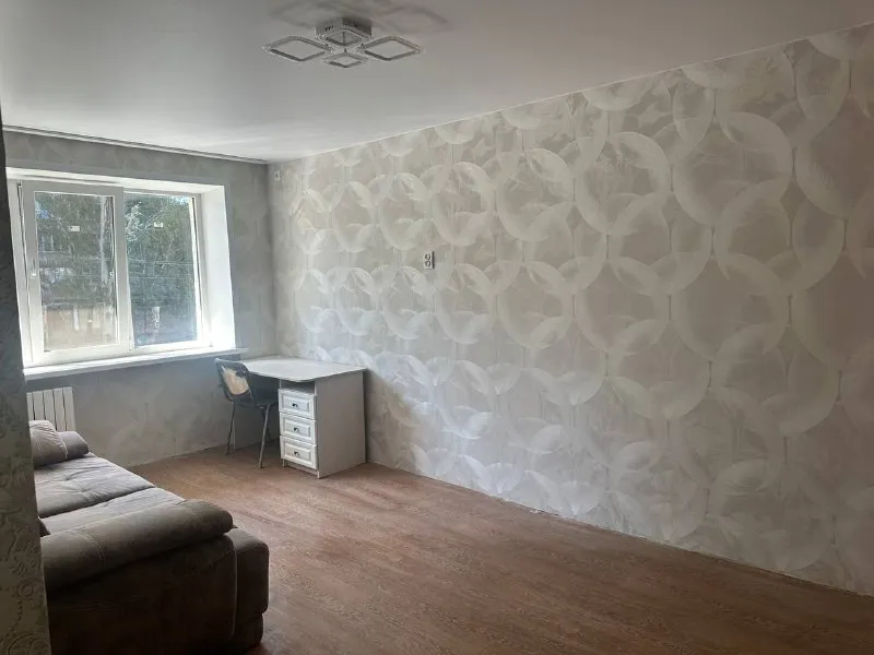 продам однокомнатную квартиру возможно использование материнского капила❗️ 🌇донецк, буденновский район ( октября 20 а)📍 ✅квартира после капитального ремонта. ✅этажность 3/5 ✅окна пластик, трубы и проводка поменяны. ✅новые радиаторы. 👍отличное месторасположение, во дворе школа. прям в доме продуктовые магазины, аптека. через дорогу зона отдыха, остановки, поликлиника. 📑документы готовы, прописанных нет. собственник в городе 💰цена 2 800 000 ₽ 📲☎+79493410484 ан новый донбасс подписаться | дать объявление - фотография - 2