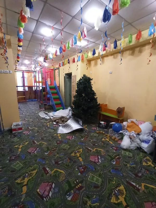 долгосрочная аренда помещения! город макеевка, центрально-городской р-н, 22 линия, ул. орджоникидзе ориентир: пожарка, детская больница особенности объекта: - площадь 90 кв. м. ; -2 комнаты; - окна металлопластиковые с роллетами; - металлические двери; - места для парковки авто. стоимость: 40 000 р. в месяц + услуги агентства 40 000 р. единоразово. просмотр в любое удобное время валентин +7949 554 15 98 telegram ▪️ недвижимость большого харцызска 👈 подписаться ▪️ разместить объявление ▪️ обсудить - фотография - 3