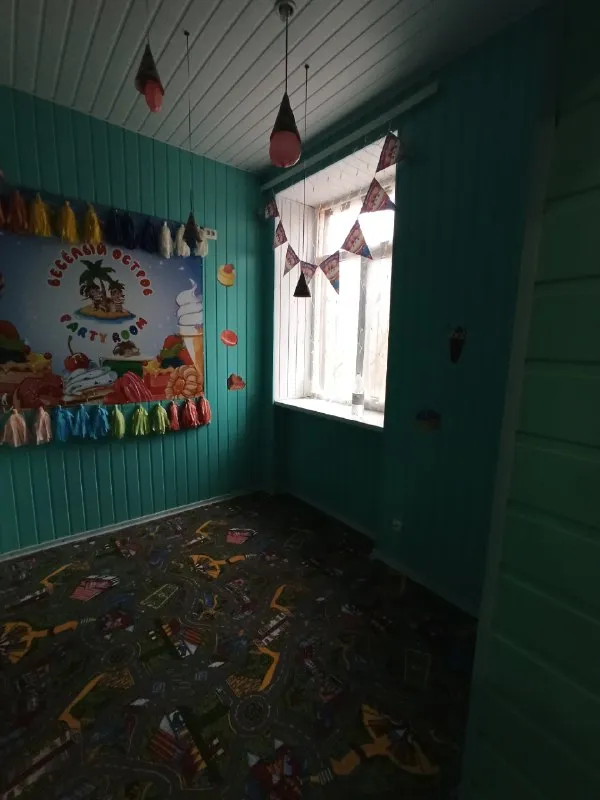 долгосрочная аренда помещения! город макеевка, центрально-городской р-н, 22 линия, ул. орджоникидзе ориентир: пожарка, детская больница особенности объекта: - площадь 90 кв. м. ; -2 комнаты; - окна металлопластиковые с роллетами; - металлические двери; - места для парковки авто. стоимость: 40 000 р. в месяц + услуги агентства 40 000 р. единоразово. просмотр в любое удобное время валентин +7949 554 15 98 telegram ▪️ недвижимость большого харцызска 👈 подписаться ▪️ разместить объявление ▪️ обсудить - фотография - 4