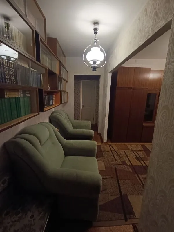 продам 3-комнатную квартиру 🌇в г. макеевка, мкрн. центральный 📍 👍идеальное решение для семьи или тех, кто ценит комфорт и развитую инфраструктуру. 📍самый центр города. ✅общая площадь — 62 м², ✅4 этаж 9-этажного дома. преимущества этого жилья: - светлый, уютный интерьер, чистая квартира. - пластиковые окна и застекленный балкон для дополнительного комфорта - современные пластиковые трубы и надежные инженерные системы - дом проходит программу реконструкции ❗️ - металлическая дверь — безопасность и спо. .. )">🎁 мебель и техника остаются — заезжайте и живите без дополнительных затрат инфраструктура и удобства: - в шаговой доступности две автостанции общественного транспорта - магазины, школа, детский сад — всё вблизи - развитая транспортная развязка и удобный выезд из района 📑документы готовы к сделке отсутствие долгов и обременений 💰цена: 6 000 000 ₽, торг уместен звоните прямо сейчас, чтобы организовать просмотр и стать обладателем этого замечательного жилья! 📲☎️ +7 949 416-89-33 евгений, ан «терем» подписаться | дать объявление - фотография - 3