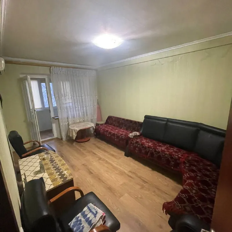 продажа 2-комнатной квартиры 🌇донецк, калининский район, ул. капитана ратникова📍 ✅площадь: 42 м² ✅квартира расположена на 3 этаже пятиэтажного дома и очень теплая, что обеспечит вам комфорт в любое время года. преимущества: - пластиковые окна - теплый пол на балконе - газовая колонка - мебель остается - прописанных нет, готова к быстрой продаже 💦 вода по графику 📍рядом находятся стоматология, больница, магазины, банки, школа, детский сад, парк и остановка общественного транспорта. все необходимое для комфортной жизни – в шаговой доступности! 💰цена: 5 800 000 руб. звоните прямо сейчас: 📲☎️+7 (949) 416-89-33, евгений, агентство недвижимости «терем». не упустите возможность стать владельцем этой замечательной квартиры! подписаться | дать объявление - фотография - 2