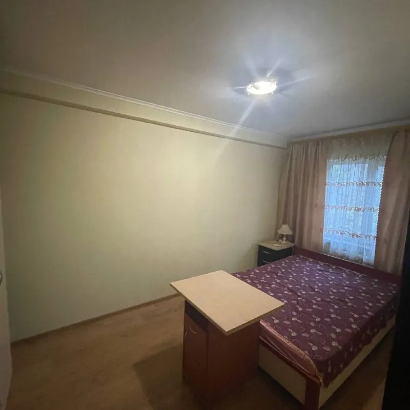 продажа 2-комнатной квартиры 🌇донецк, калининский район, ул. капитана ратникова📍 ✅площадь: 42 м² ✅квартира расположена на 3 этаже пятиэтажного дома и очень теплая, что обеспечит вам комфорт в любое время года. преимущества: - пластиковые окна - теплый пол на балконе - газовая колонка - мебель остается - прописанных нет, готова к быстрой продаже 💦 вода по графику 📍рядом находятся стоматология, больница, магазины, банки, школа, детский сад, парк и остановка общественного транспорта. все необходимое для комфортной жизни – в шаговой доступности! 💰цена: 5 800 000 руб. звоните прямо сейчас: 📲☎️+7 (949) 416-89-33, евгений, агентство недвижимости «терем». не упустите возможность стать владельцем этой замечательной квартиры! подписаться | дать объявление - фотография - 3