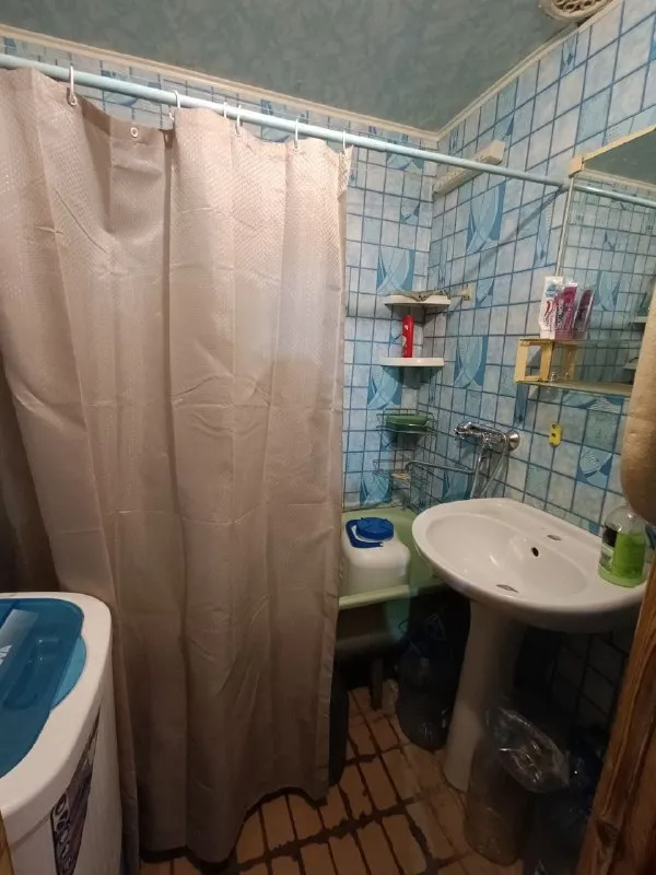 аренда двухкомнатной квартиры 🌇днр, город макеевка. восточный, ул. курская. 📍 ✅площадь 50 м2. 💦 вода по графику ✅ этаж 3/9 ✅ водонагревательный бак ✅ большой балкон ✅ хорошие соседи ✅ м. .. kground-image:url('//telegram. org/img/emoji/40/e29d97.png')">❗️ все необходимое для жизни есть ✅развитая инфраструктура остановка, школа, рынок, магазины, парковка, все находится рядом с домом. до центра 10 мин на автобусе. 💰цена 15.000 ₽ + к/у + агентские 📲☎+7949-416-89-33 евгений ан терем подписаться | дать объявление - фотография - 9