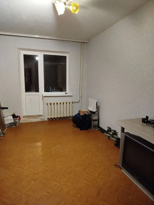 🏠 срочно! торг! продам 3-комнатную квартиру в харцызске, ул. патона, 30а — 3 000 000 руб. ⚡ продаём быстро! торг возможен, документы готовы к сделке. ✅ характеристики квартиры: 7 этаж из 9, не угловая, очень тёплая и светлая общая площадь — 64 м², все комнаты раздельные просторная кухня и гостиная утеплённая, застеклённая лоджия зеркальный шкаф-купе во весь коридор, кондиционер, водонагреватель 90 л отличное жилое состояние — заезжай и живи 🏢 дом и район: ухоженный дом, спокойные соседи рядом магазины, остановка, школа, детсад, больница, дворец спорта, санстанция идеальный вариант для семьи 📞 контакты (звоните и пишите в telegram/whatsapp): евгений — +7 949 356-47-93 ирина собственик — +7 949 594-02-23 ⚡ цена снижена для быстрой продажи! звоните сегодня geyn vag - фотография - 8