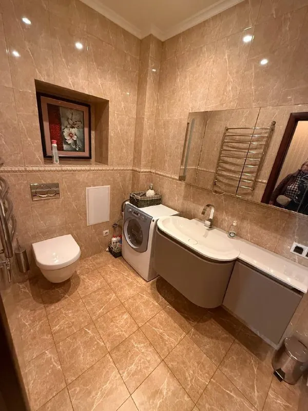 продам трехкомнатную квартиру 🌇донецк, на ул. артема📍 ✅общая площадь: 90 м2 - жилая площадь: 55 м2 - площадь кухни: 8 м2 ✅тип дома: кирпичный ✅2й этаж четырех этажки ✅квартира сталинка ✅качественный ремонт: замена всех коммуникаций, после ремонта практически не жили. шумо-гидро изоляция по всей квартире. 🎁остается мебель в отличном состоянии. 👍есть гардеробная, два балкона. квартира угловая, комнаты раздельные планировка как по тех. паспорту. 📑документы готовы.   💰цена 10 500 000 руб. вопросы по телефону 📲☎️+ 7 949 307 12 65 подписаться | дать объявление - фотография - 10