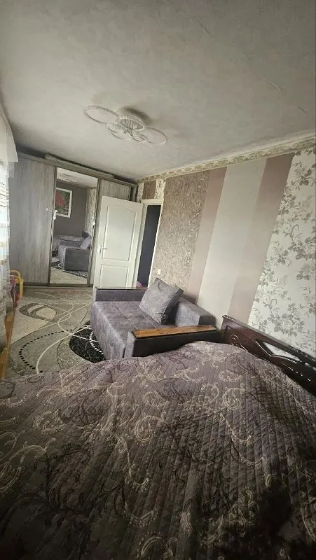 ‼️продажа квартиры‼️ 🏡продаётся 2-двухкомнатная квартира г. донецк днр киевский р-н улица щорса 59 ✅этажность–5/5 жилого дома ✅отопление в квартире и на чердаке поменяли на пластиковые трубы шифер меняли год назад ✅утеплён потолок с крыши вода круглосуточно 💦стоит накопительный бак на 1.000 литров ✅все водопроводные трубы заменены на пластиковые, поменян стояк до 1 этажа ✅рядом школа, детский садик, больница, магазины, парк кованых фигур 🔥собственник 💴цена: 3🍋800.000 рублей ☎️+7(949) 465-07-93 недвижимость днр - фотография - 5