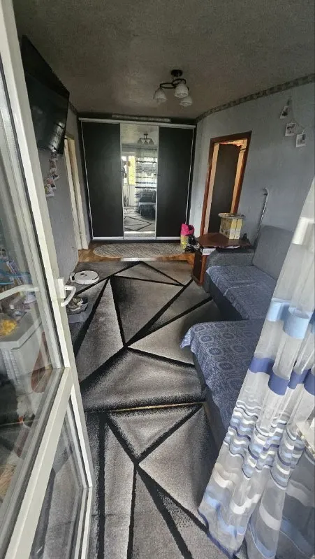 ‼️продажа квартиры‼️ 🏡продаётся 2-двухкомнатная квартира г. донецк днр киевский р-н улица щорса 59 ✅этажность–5/5 жилого дома ✅отопление в квартире и на чердаке поменяли на пластиковые трубы шифер меняли год назад ✅утеплён потолок с крыши вода круглосуточно 💦стоит накопительный бак на 1.000 литров ✅все водопроводные трубы заменены на пластиковые, поменян стояк до 1 этажа ✅рядом школа, детский садик, больница, магазины, парк кованых фигур 🔥собственник 💴цена: 3🍋800.000 рублей ☎️+7(949) 465-07-93 недвижимость днр - фотография - 6