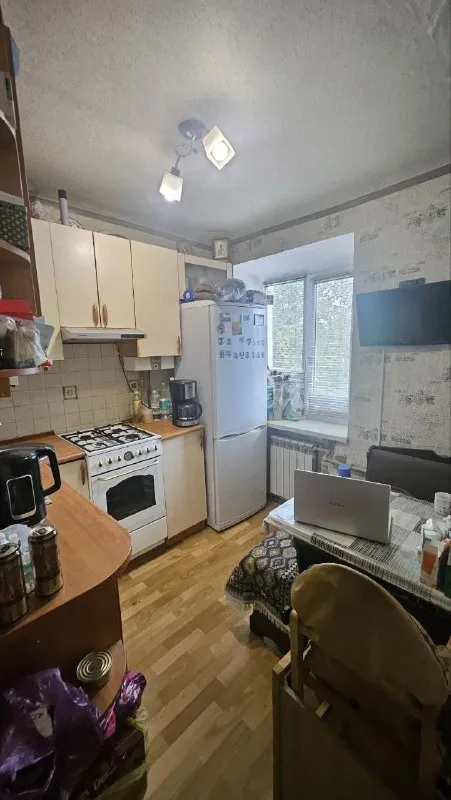 ‼️продажа квартиры‼️ 🏡продаётся 2-двухкомнатная квартира г. донецк днр киевский р-н улица щорса 59 ✅этажность–5/5 жилого дома ✅отопление в квартире и на чердаке поменяли на пластиковые трубы шифер меняли год назад ✅утеплён потолок с крыши вода круглосуточно 💦стоит накопительный бак на 1.000 литров ✅все водопроводные трубы заменены на пластиковые, поменян стояк до 1 этажа ✅рядом школа, детский садик, больница, магазины, парк кованых фигур 🔥собственник 💴цена: 3🍋800.000 рублей ☎️+7(949) 465-07-93 недвижимость днр - фотография - 7