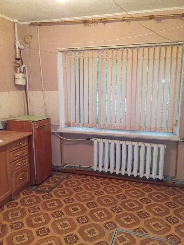 ‼️продажа квартиры‼️ 🏡продаётся однокомнатная квартира 🗺г. енакиево днр мкр-н ватутино ✅квартира расположена на первом этаже пластиковые окна с решётками двойные входные двери ✅сантехника поменяна в кухне есть подвал 🧾документы готовы 🔥собственник 💴цена: 1🍋150.000 рублей ☎️+7(949) 308-33-36 📨подписаться - фотография - 2