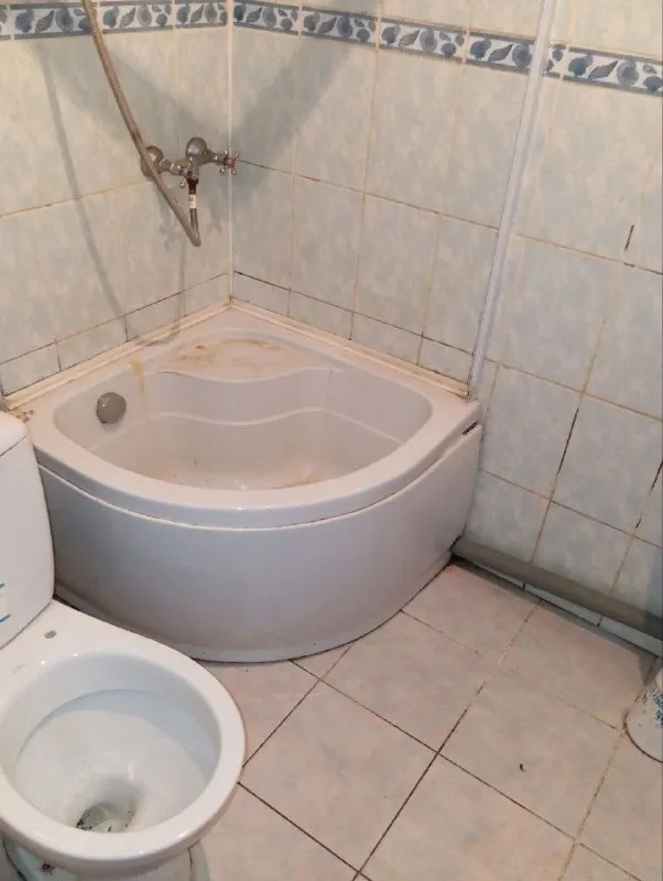 ‼️продажа квартиры‼️ 🏡продаётся однокомнатная квартира 🗺г. енакиево днр мкр-н ватутино ✅квартира расположена на первом этаже пластиковые окна с решётками двойные входные двери ✅сантехника поменяна в кухне есть подвал 🧾документы готовы 🔥собственник 💴цена: 1🍋150.000 рублей ☎️+7(949) 308-33-36 📨подписаться - фотография - 4