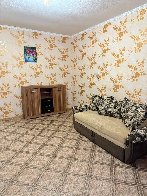 ‼️аренда квартиры‼️ 🏡сдается большая однокомнатная в новострое г. донецк днр ✅общая площадь 53 кв метра новострой панфилова 18 этаж вода круглосуточная!!! ✅раздельные комнаты, вся техника. в доме на первом этаже супермаркет, рядом садик, остановки транспорта, магазины, больница 💴стоимость 4.5000+счетчики+ залог + агентские ✅оплата услуг при подписании договора на квартире( никаких предоплат не нужно!) на короткий срок не сдается 🧾договор на 11 месяцев. ‼️долгосрочная аренда‼️ младше 25 лет, военных, и с животными не берут. ☎️тел: +79493522012 катерина аренда донецк днр - фотография - 3