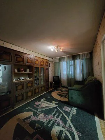 продам 2х комнатную квартиру в кооперативном доме. 🌇донецк, киевский р-н, ориентир ж/д рынок. 📍 ✅этажность 2/9 ✅общая площадь 48м2. 🔥квартира с хорошим ремонтом: вставлены немецкие пластиковые окна, санузел выложен плиткой, лоджия обшита пластиком. ✅в квартире остается вся техника: два кондиционера, полностью обслуженные, холодильник, микроволновка, установлен бойлер. остается вся мебель, диван в зале и матрас в спальне новые. 📍хорошее местоположение, все в шаговой доступности: садик, школа, магазины, рынок автомобильный и вещевой, в 3 минутах ходьбы находится галактика и молоко. ❗документы готовы, собственник в донецке. 💰цена 7 500 000 ₽ + агентские, торг только после просмотра. 📲☎+79494706765 андрей ан подписаться | дать объявление - фотография - 4