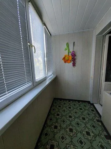 продам 2х комнатную квартиру в кооперативном доме. 🌇донецк, киевский р-н, ориентир ж/д рынок. 📍 ✅этажность 2/9 ✅общая площадь 48м2. 🔥квартира с хорошим ремонтом: вставлены немецкие пластиковые окна, санузел выложен плиткой, лоджия обшита пластиком. ✅в квартире остается вся техника: два кондиционера, полностью обслуженные, холодильник, микроволновка, установлен бойлер. остается вся мебель, диван в зале и матрас в спальне новые. 📍хорошее местоположение, все в шаговой доступности: садик, школа, магазины, рынок автомобильный и вещевой, в 3 минутах ходьбы находится галактика и молоко. ❗документы готовы, собственник в донецке. 💰цена 7 500 000 ₽ + агентские, торг только после просмотра. 📲☎+79494706765 андрей ан подписаться | дать объявление - фотография - 5