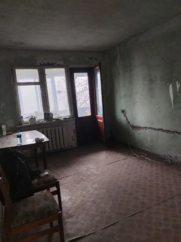 продаётся двухкомнатная квартира 47 м кв, не угловая, 5й этаж пятиэтажаи, комнаты раздельные, под ремонт, от собственника. донецк мкр-н азотный, 3 млн торг уместен(росреестр поставлен нулевая прописка) +7949 413 95 64 виктория +7977 016 41 79 виктория телега на обоих номерах - фотография - 6