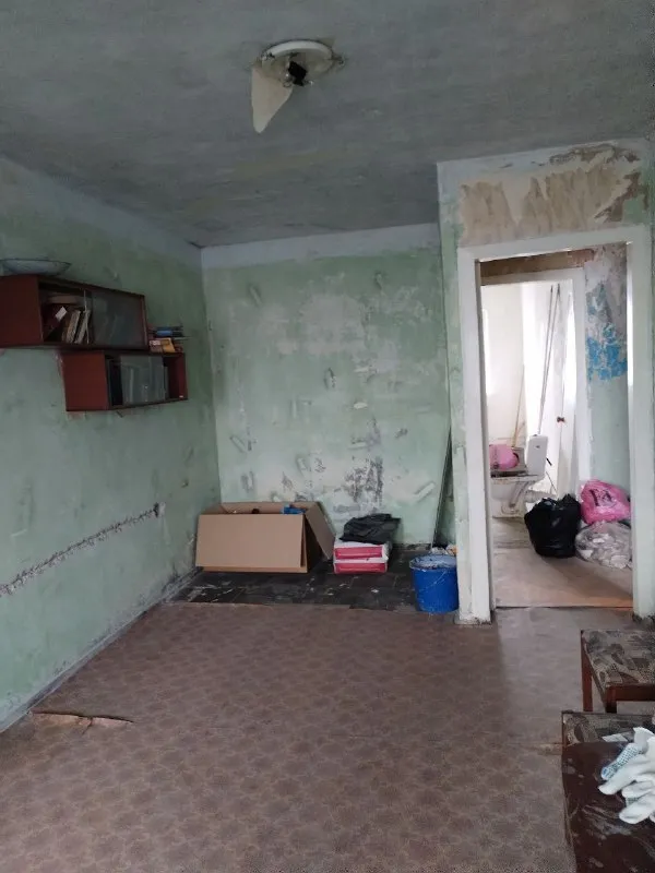 продаётся двухкомнатная квартира 47 м кв, не угловая, 5й этаж пятиэтажаи, комнаты раздельные, под ремонт, от собственника. донецк мкр-н азотный, 3 млн торг уместен(росреестр поставлен нулевая прописка) +7949 413 95 64 виктория +7977 016 41 79 виктория телега на обоих номерах - фотография - 7