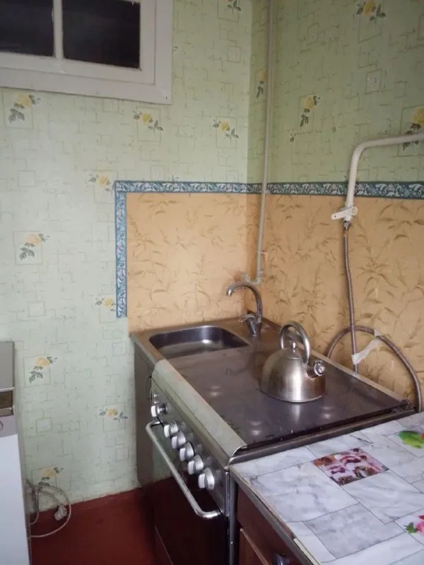 ‼️продажа квартиры‼️ 🏡продаётся комнатная квартира г. харцызск днр 🗺в районе городской больницы, исполком ✅этажность–4/4 жилого дома ✅пластиковые окна есть балкон 💦санузел совмещённый 🔥собственник 💴цена: 2🍋500.000 рублей ☎️+7(949) 437-48-05 лидия 📨подписаться - фотография - 4