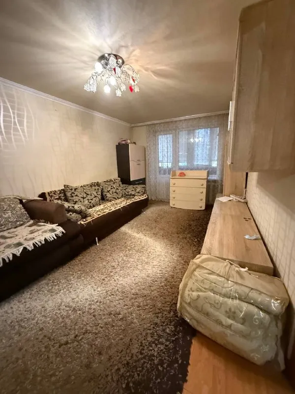 ☎️+79490370636 ‼️ продам однокомнатную квартиру - дк куйбышева-куйбышевский район -ул. Бакинских комиссаров 12 ‼️документы готовы‼️ состояние квартиры заходи и живи 📌общая площадь квартиры 33 кв. М 📌вода согласно графику! 📌квартира тёплая 📌установлены пластовые окна. Этаж 3/5 насыщенная инфраструктура: - детские сады - школы - продуктовые магазины - супермаркет остановки маршрутного такси в шаговой доступности. ‼️ стоимость 2.800.000 руб‼️ ‼️реальному клиенту реальный торг ‼️ ☎️ +79490370636 - фотография - 3