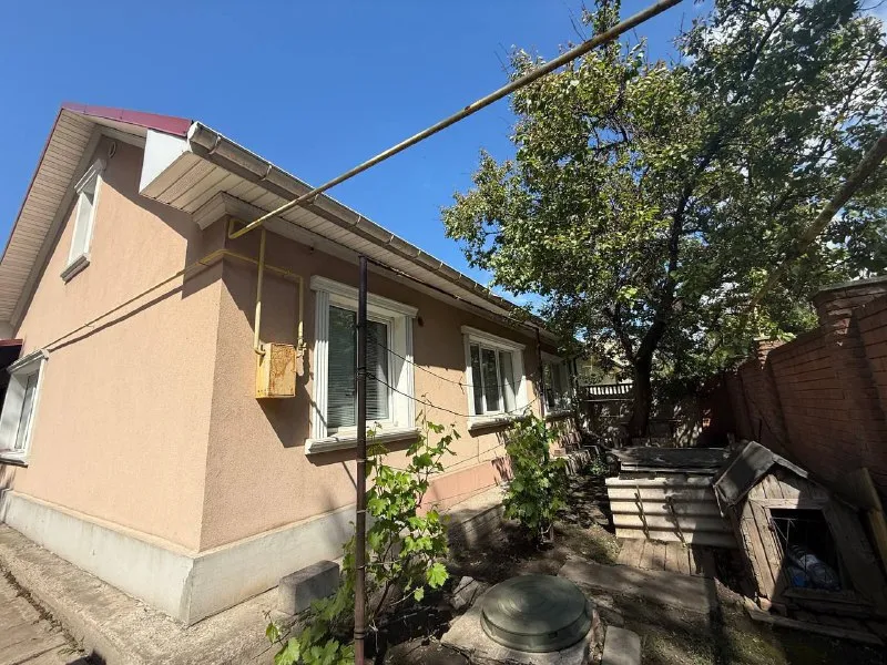 Продажа частного 🏡 дома 🌇донецк, калининский район рядом калининский рынок, бул. Шевченко ул. Цусимская  📍 🔹площадь дома 150 кв. 🔹участок 8 соток 🔹фундамент дома усиленный 🔹теплый пол 🔹газовый котел 🔹в доме не требуется ремонт 🔹отлично развита инфраструктура 💰цена: 13.000.000 млн рублей 👀показ дома 🏡 в любое время - ключи 🔑 в агентстве 📲☎️ +79490370636 подписаться  |  дать объявление - фотография - 2