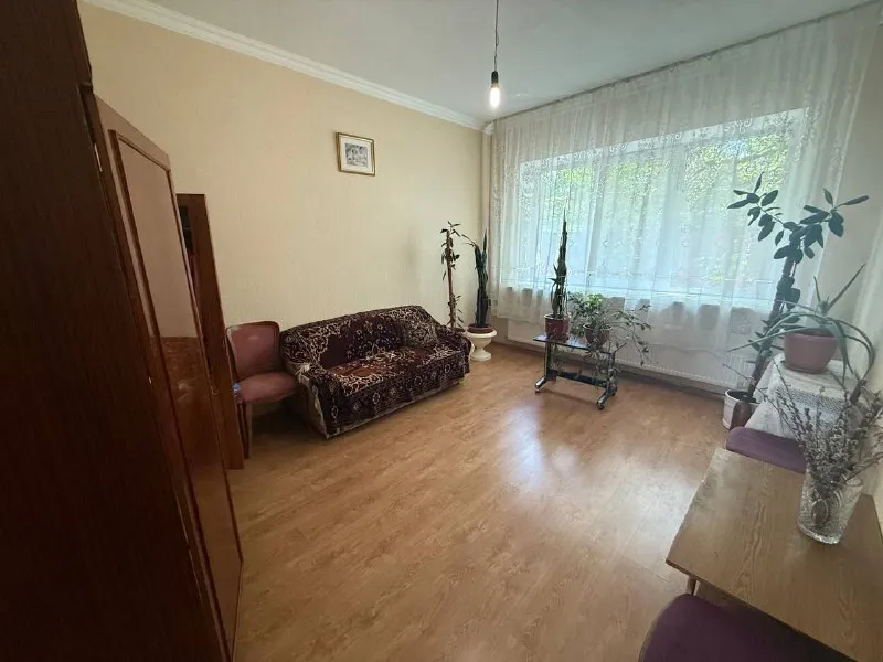 Продажа частного 🏡 дома 🌇донецк, калининский район рядом калининский рынок, бул. Шевченко ул. Цусимская  📍 🔹площадь дома 150 кв. 🔹участок 8 соток 🔹фундамент дома усиленный 🔹теплый пол 🔹газовый котел 🔹в доме не требуется ремонт 🔹отлично развита инфраструктура 💰цена: 13.000.000 млн рублей 👀показ дома 🏡 в любое время - ключи 🔑 в агентстве 📲☎️ +79490370636 подписаться  |  дать объявление - фотография - 4