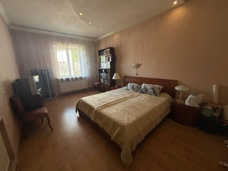 Продажа частного 🏡 дома 🌇донецк, калининский район рядом калининский рынок, бул. Шевченко ул. Цусимская  📍 🔹площадь дома 150 кв. 🔹участок 8 соток 🔹фундамент дома усиленный 🔹теплый пол 🔹газовый котел 🔹в доме не требуется ремонт 🔹отлично развита инфраструктура 💰цена: 13.000.000 млн рублей 👀показ дома 🏡 в любое время - ключи 🔑 в агентстве 📲☎️ +79490370636 подписаться  |  дать объявление - фотография - 6