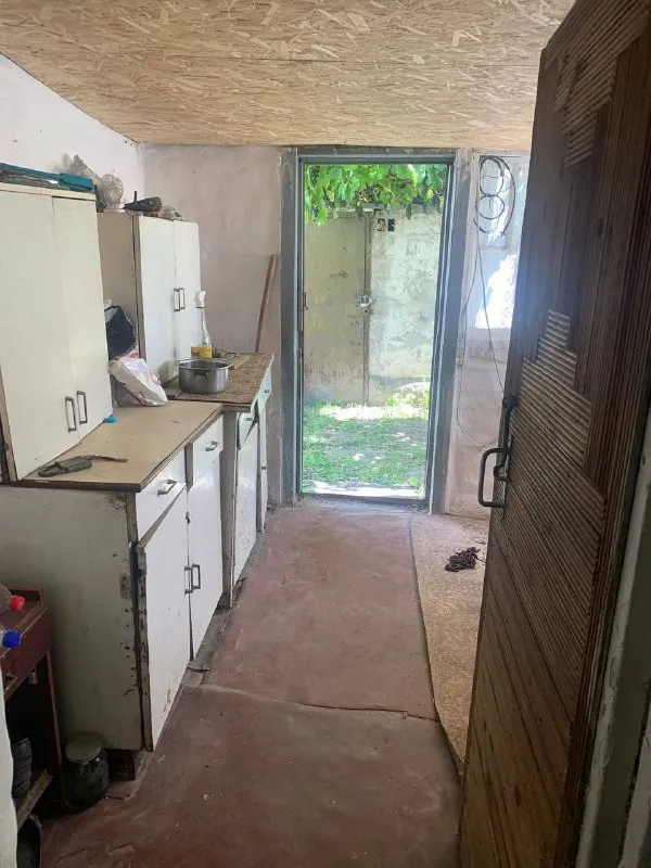 Продам дом (гараж, летняя кухня) буденновский район ул кибальчича 7 8 соток земли газ, сливная яма, свет, вода туалет на улице документы готовы 800 000₽ +79494113097 алина @as_01vva telegram - фотография - 8